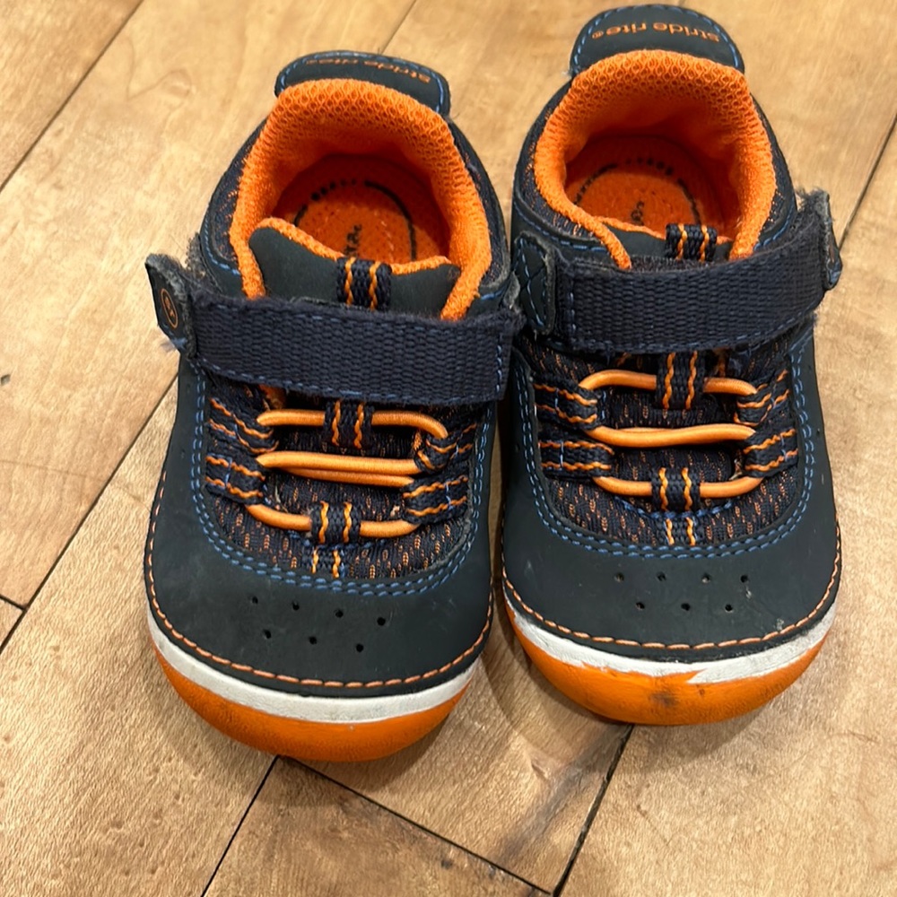 Stride Rite 3.5 infant soft rubber sole sneakers